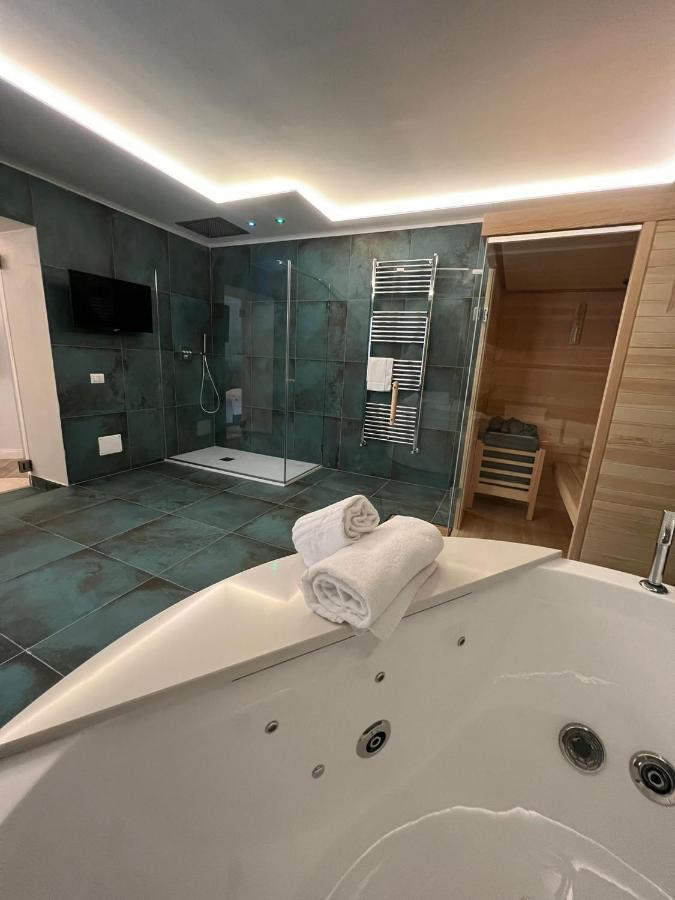 Real Giardinetto A Toledo Hotel Napoli Eksteriør billede